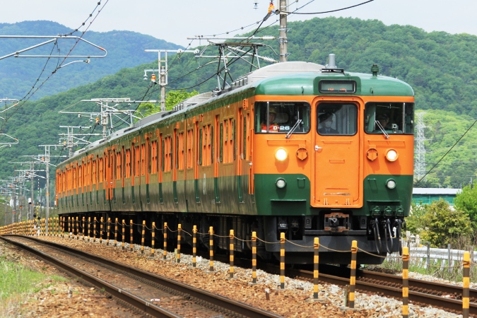 岡山地区の115系湘南色が6連でGW特別運行